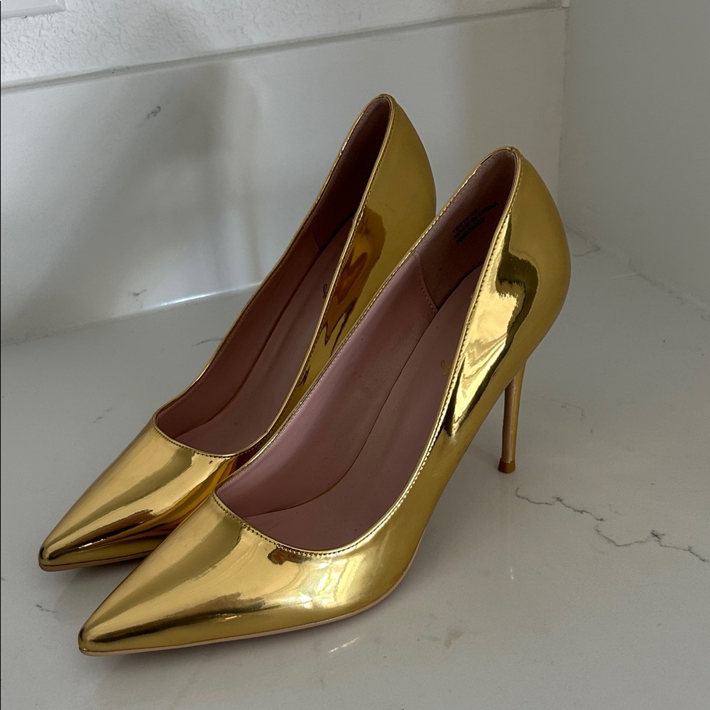 Elegant Gold Stiletto Heels